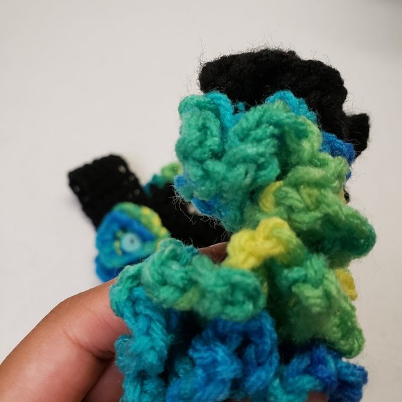 Woman's Handmade Crochet 2 Scrunchies and Headband |Multicolor & Black - Picture 9 of 10